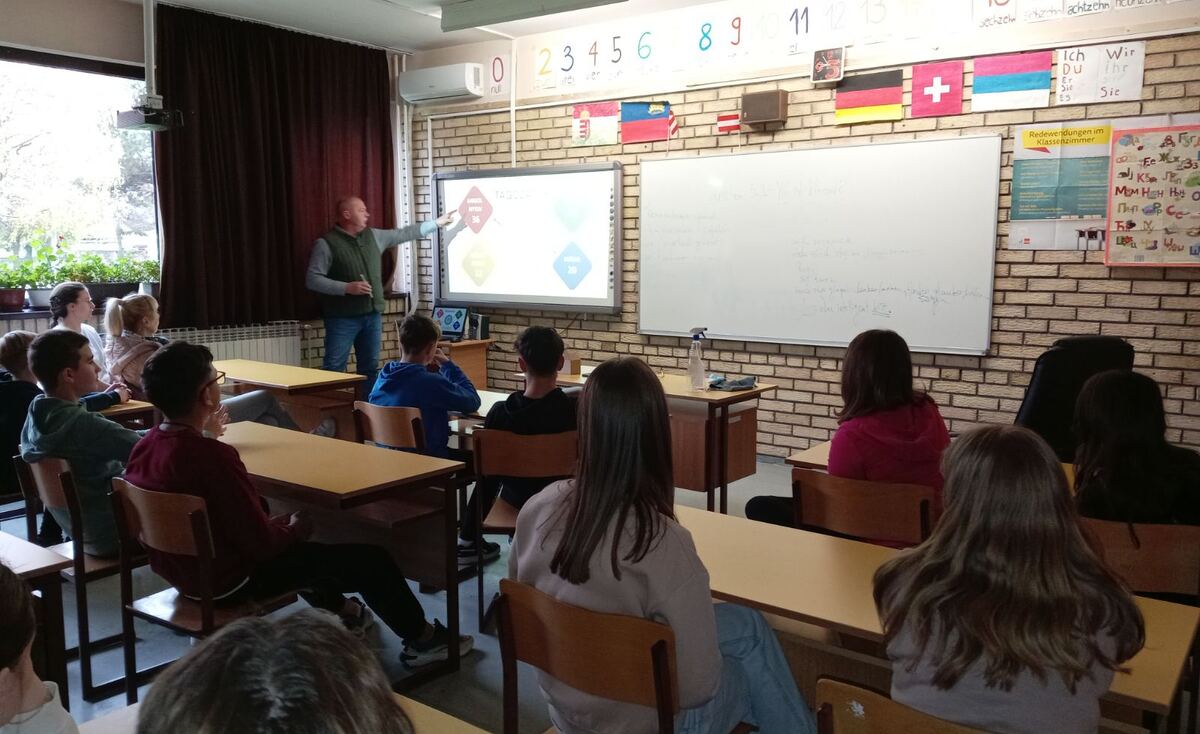 Презентација Гимназије за  талентоване ученике   ,,Костолањи Деже“ из Суботице